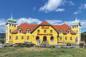 Blick den Oldtimer Standort Zöbern an einem schönen Tag.