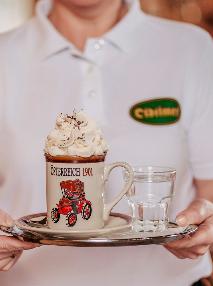 Startseite_Über uns_Caffee Haeferl_745x1000px